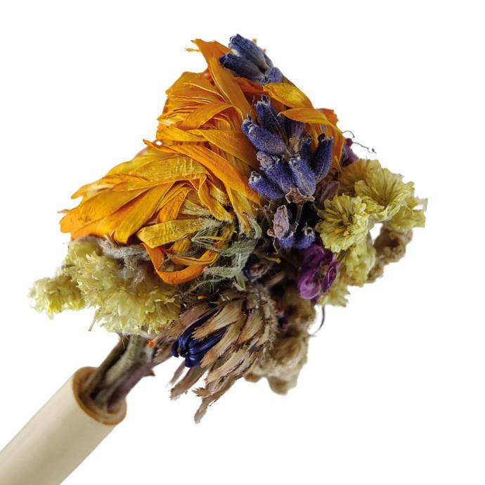 Pourquoi infuser des fleurs entières ? Le secret des bouquets à infuser
